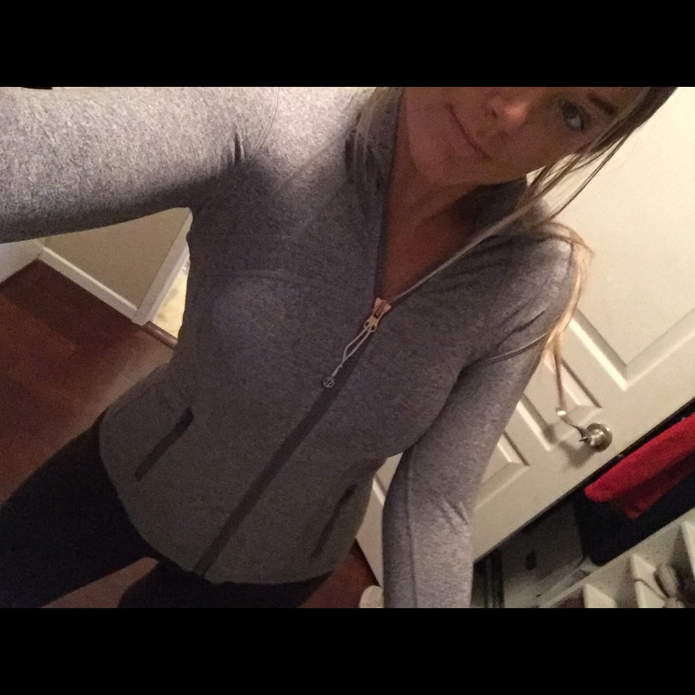 Lulu form fitting jacket size 4